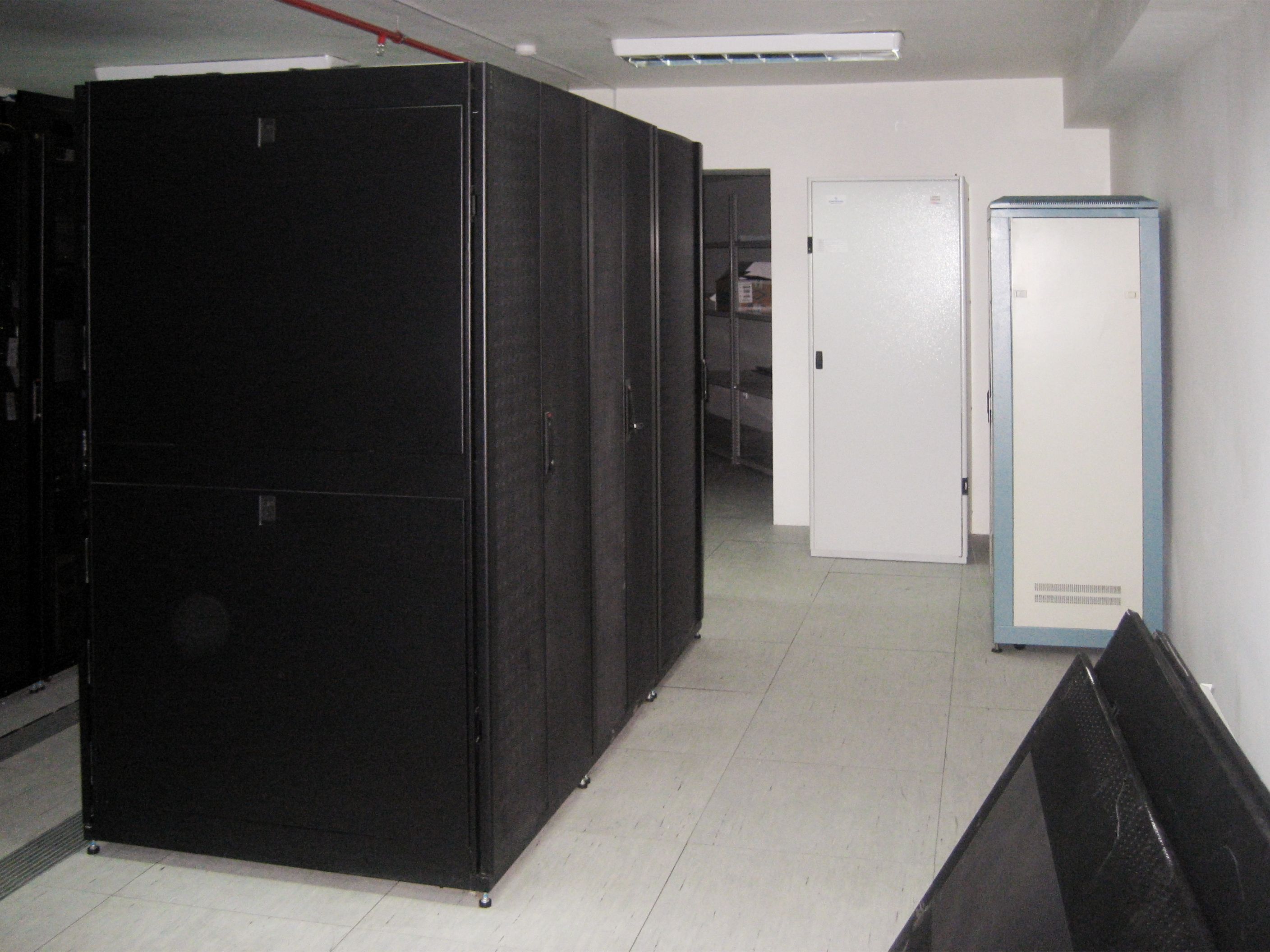 серверные стойки